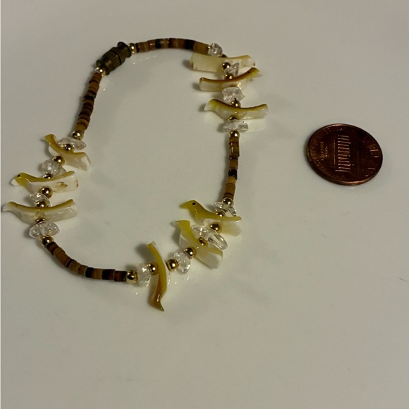 Vintage 90s Beaded Bracelet with Gold tone Accents and fetish birds - Picture 1 of 6